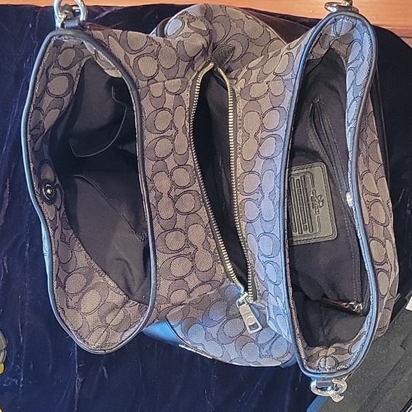 Coach large handbag silver hardware - Picture 3 of 14